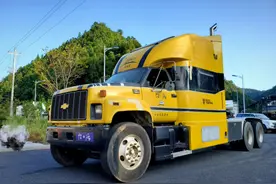 变形金刚原型车+美国总统座驾的底盘车——雪佛兰C8500图片