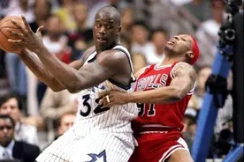 奥尼尔扣碎篮板玻璃、拉垮篮架，他当时为此赔钱了吗？图片