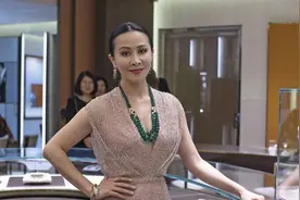 55岁影后刘嘉玲身材纤细，与同龄人相差太大，减肥方法大公开图片