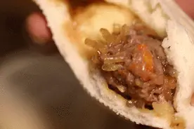 让吃货连连称赞的街头美食，一口吃到肉是基本操作图片