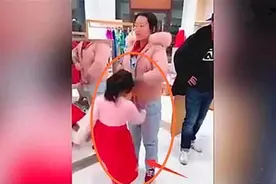 十岁女孩使出“连环踢”怒踹妈妈，仅因其忘买饮料，宝爸予以回击图片