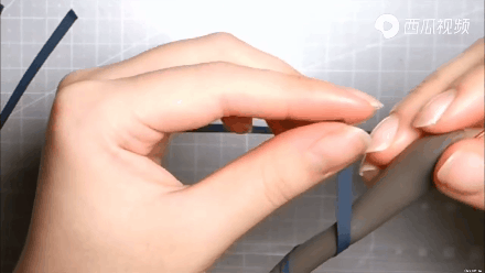 22岁成都女孩耗时半月复原《千与千寻》的水上列车