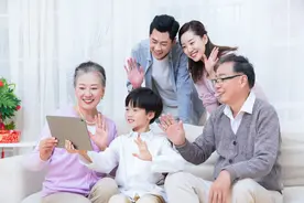 我知道中老年人痴迷iPad的原因了图片