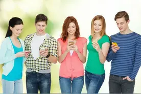 为什么有许多人发微信信息时只用文字而不用语音呢？图片