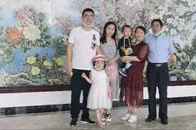 杜新枝自称是郭威的“母亲”，要求郭威报恩！郭威小舅子直播还击图片