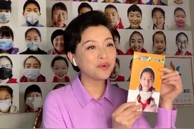 52岁杨澜气质优雅，穿着知性不故意装嫩，这样反而显年轻！图片