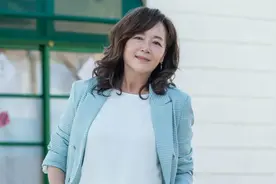 女人中年发福怎么穿？62岁恬妞的这3套搭配，显瘦气质还贵气图片