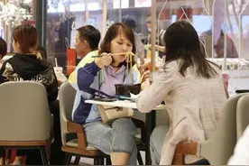 姐弟俩“出手”新餐饮：左手性价比，右手情价比图片
