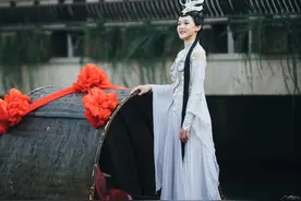 一个人带火了一个景区，给我一天还你千年，杭州宋城图片