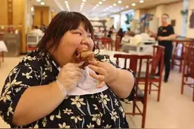 校花被老公“疯狂投食”，喂到332斤，校花：知道老公爱我不恨他图片