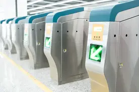 6月8日起，贵阳市学生地铁优惠卡年审程序这样简化图片