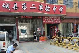 柘城县小学家长求助称新生班级人数太多，教育部门已出台政策解困图片