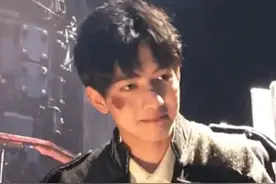 《创4》男版杨超越来了！唱跳双废普通话讲不好，邓超宁静狂夸他图片