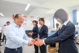 毕节市领导开展教师节走访慰问活动图片
