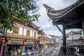 贵州建在桥上的古城，保存完整，人们衣食无忧，游客可以免费进入图片
