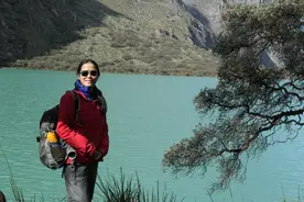 我也渴望夫唱妇随，可夫不唱我如何随？只好独自仗剑走天涯图片