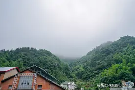 曾是颓败的老“三线厂”今入驻近百位画家 成安徽最具艺术的古村图片