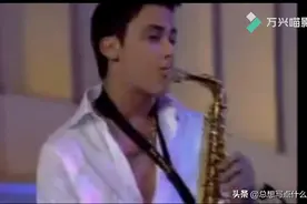 超好听的浪漫萨克斯风《雨过时侯》把小姐姐都感动哭了Ramon Cruz图片