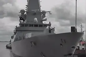 1997年香港回归前夕，军舰对峙72小时，宜宾舰长：撞就撞，谁怕谁图片