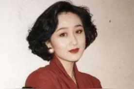 林凤娇；“龙凤配”40年，终得“恩宠”，她嫁给的是“爱人”图片