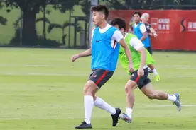 深足热身赛海归小将闪耀，戴伟浚：未来想在五大联赛立足图片