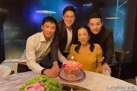 郭晶晶晒照为婆婆庆生，63岁朱玲玲保养得当，婆媳同框美似姐妹图片