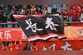 3-0！长春亚泰勇夺中甲冠军，赛季1败，时隔2年重返中超联赛图片