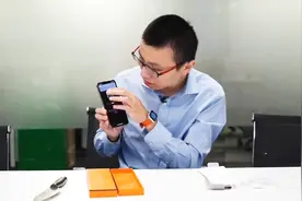 年轻人第一件爱马仕，美版Apple Watch 4一镜到底开箱视频封面