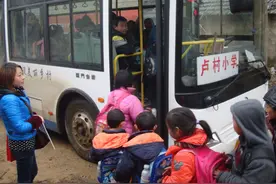 “我连恋爱的时间都没有”，教师拒绝参加延时服务的理由，引热议图片