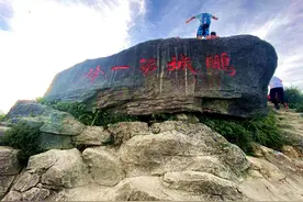 梧桐山上登高望远，海市蜃楼般的现代大都市深圳美丽容颜尽收眼底图片