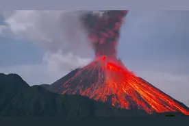 地核为什么和太阳一样热？还能不断地产生磁场，能量来自哪里？图片