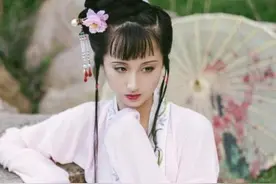 林黛玉陈晓旭，带着二婚丈夫出家，去世后父亲跪在地上埋怨自己图片