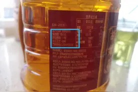 买食用油时，标签上有“浸出”字样，再便宜也不要，都有添加剂图片