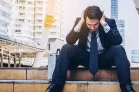35岁的职场人该如何让自己放下焦虑，是就此躺平还是继续努力图片