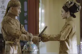 富察·容音：夜深忽梦少年事，梦啼妆泪红阑干图片