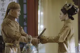富察·容音：夜深忽梦少年事，梦啼妆泪红阑干图片