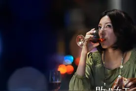 一线城市的婚恋市场上，那些天真的台湾男女图片