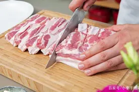 大厨教你做地道红烧肉，不用一滴水，出锅香喷喷，上桌被抢光图片