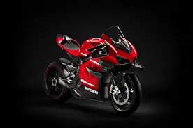 限量版杜卡迪 Superleggera V4，车重159千克，231马力图片