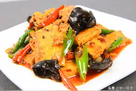 回锅豆腐怎么做鲜嫩又不破碎，厨师长教你小技巧，焦香鲜嫩又营养图片