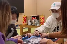 浙江一姨妈打麻将“招财猫”放东南方，镜头拉近一看：这猫挺破财图片