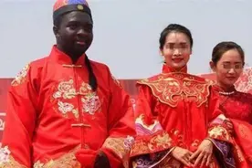 还记得那个嫁给黑人的中国白富美吗？生下两娃后，如今却令人感慨图片
