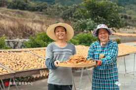 福清山区藏了一种地道美食！制作场面壮观！图片