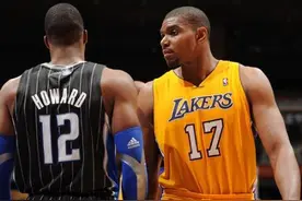 09年魔兽场均21+14，是联盟第一中锋，那姚明鲨鱼表现如何图片