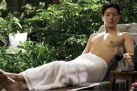 南韩肌肉型男回归，朴海镇露猛肌自夸完美，馋他的身子啦图片