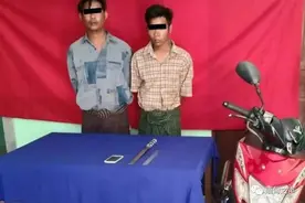 缅甸一对夫妻下班回家，丈夫手指被砍断，妻子被按在路边轮奸图片