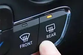 冬季汽车挡风玻璃易起雾，这4个除雾技巧要牢记图片