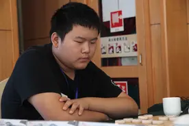 15岁升大师，16岁入省队，17岁风华正茂，象棋少年，“吴魏”征途图片