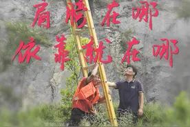 暴雨中坚守在抗洪抢修一线的南阳联通人图片