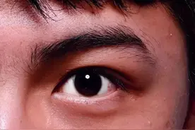眼睛总是无神？嘴唇总是不够饱满？最难画的眼睛嘴唇详解送给你！图片
